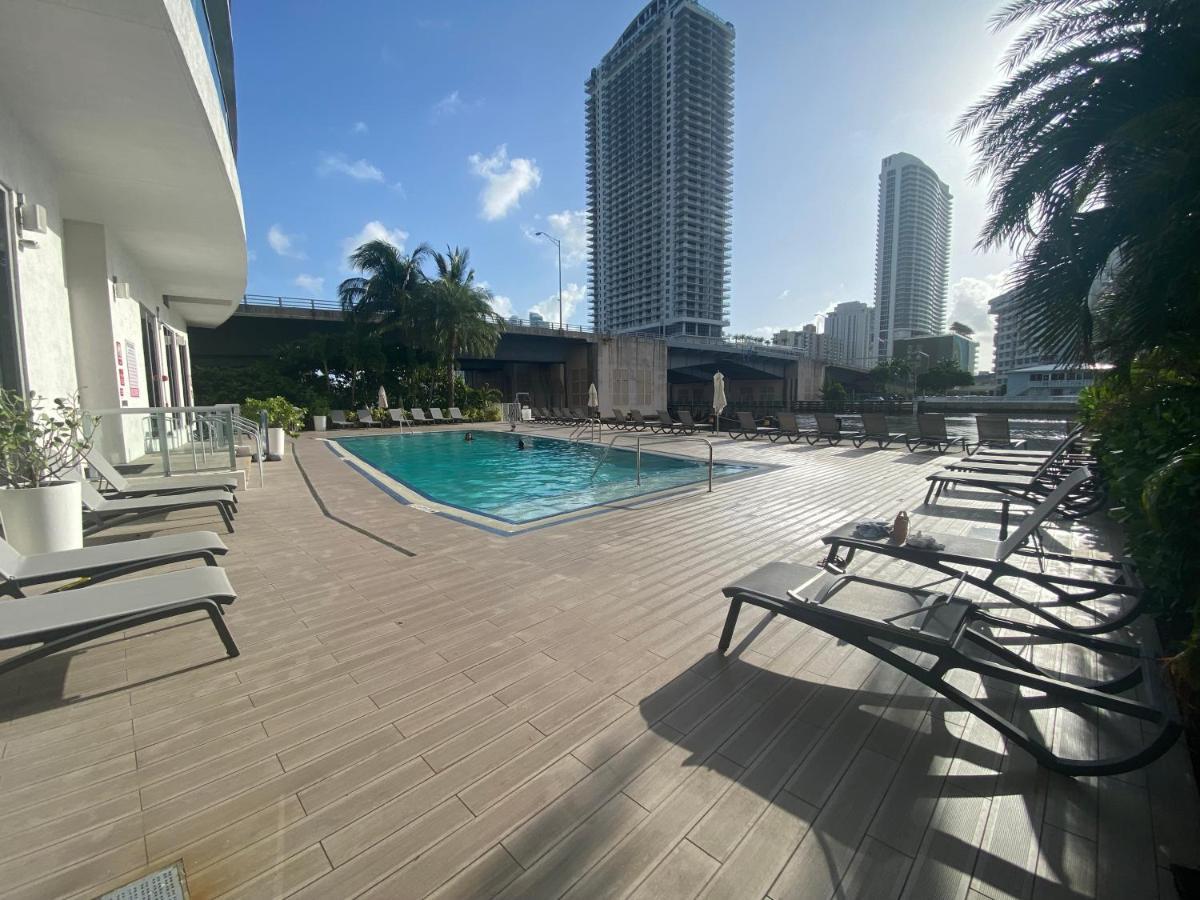 Studio In Hallandale 2 Beds Hallandale Beach Kültér fotó